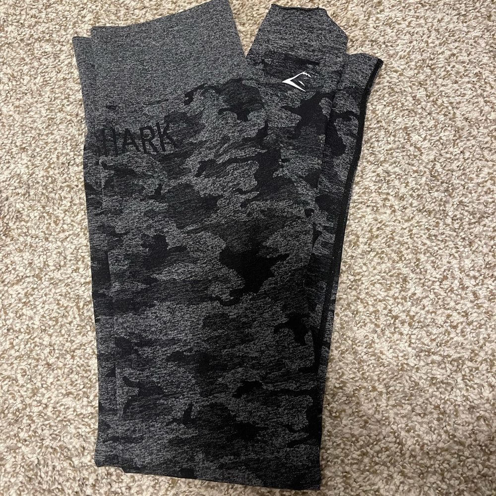 Gymshark Camo leggings black
